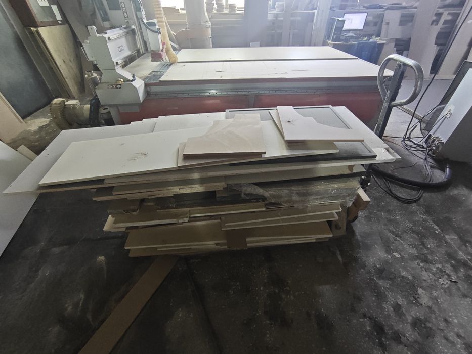 Отдам бесплатно ДСП, МДФ пленочный.