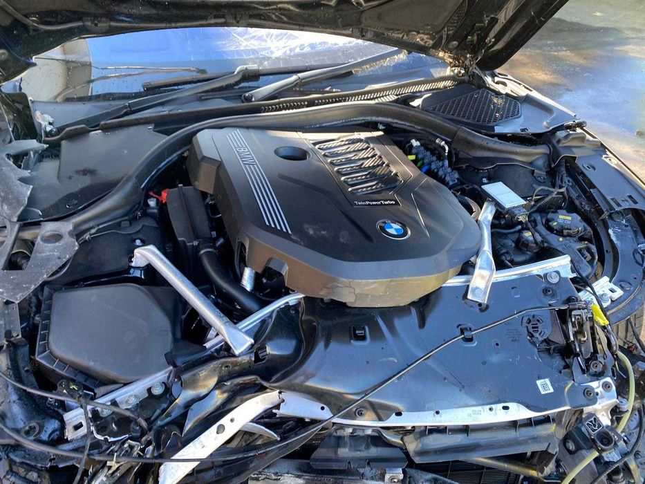 dezmembrez BMW 840i 2021 /hayon , usa spate , motor