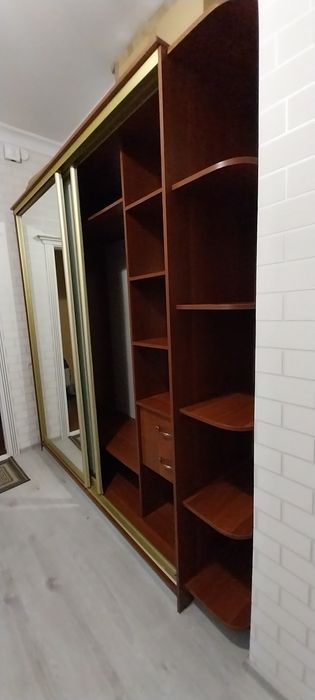 Продам шкаф-купе.