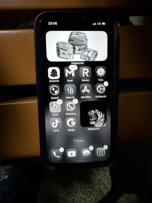 Vând iphone 13 pro