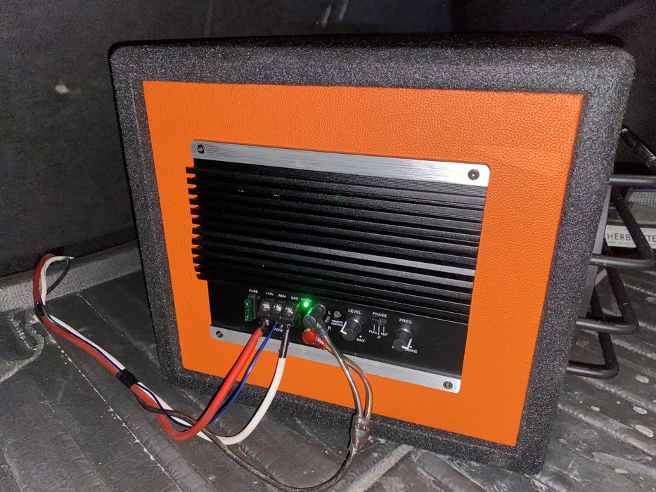 Продам сабвуфер новый