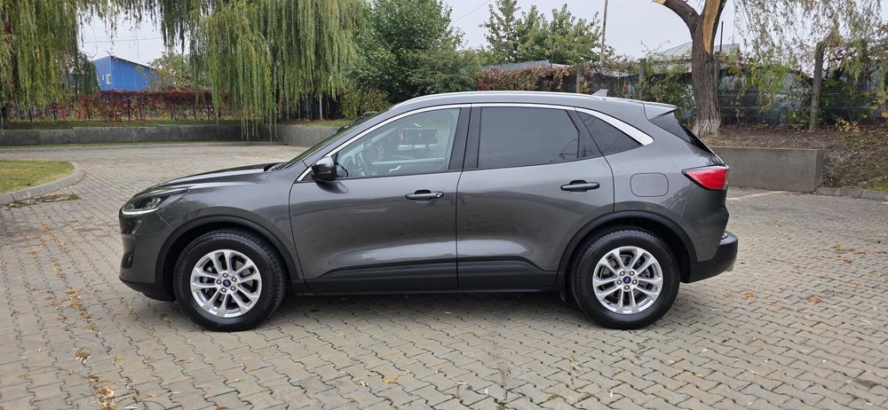 FORD Kuga 2022 — imagine 5