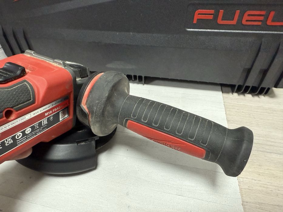 Millwaukee шуруповерт + ушм в кейсе!!!