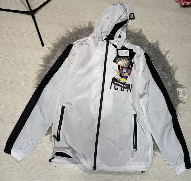 Ветровка с качулка