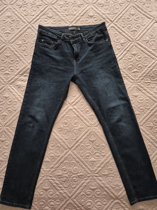 Продам джинсы мужские