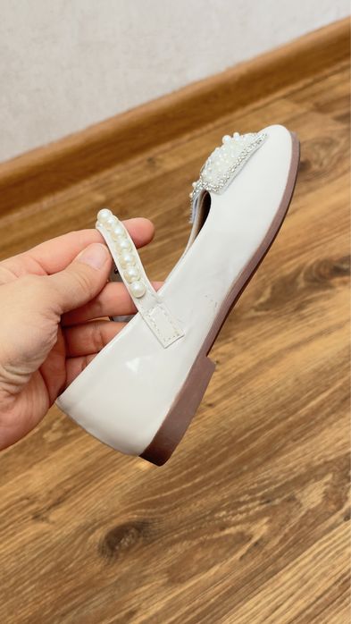 Продам туфли для девочек