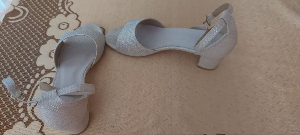 Rochie de ocazie pentru fete, mărimea 10-11 ani + pantofi, mărimea 36
