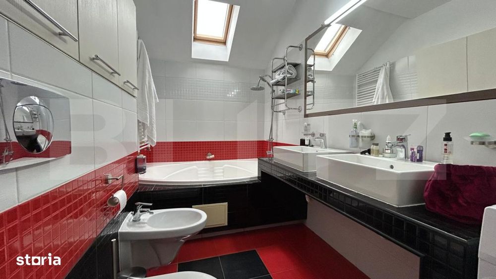 Apartament cu 3 camere, in curte privata