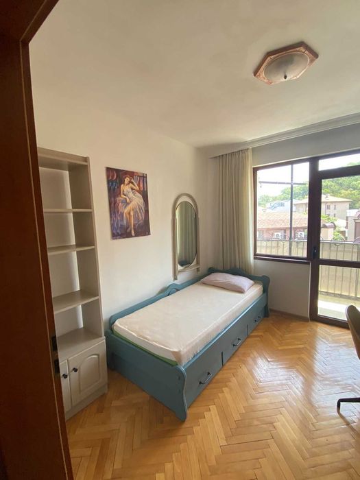 собственик дава под наем