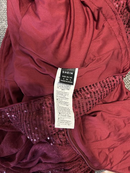 Rochie nouă nepurtată roșie