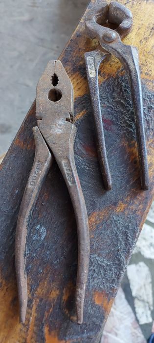 Patent și clește vechi