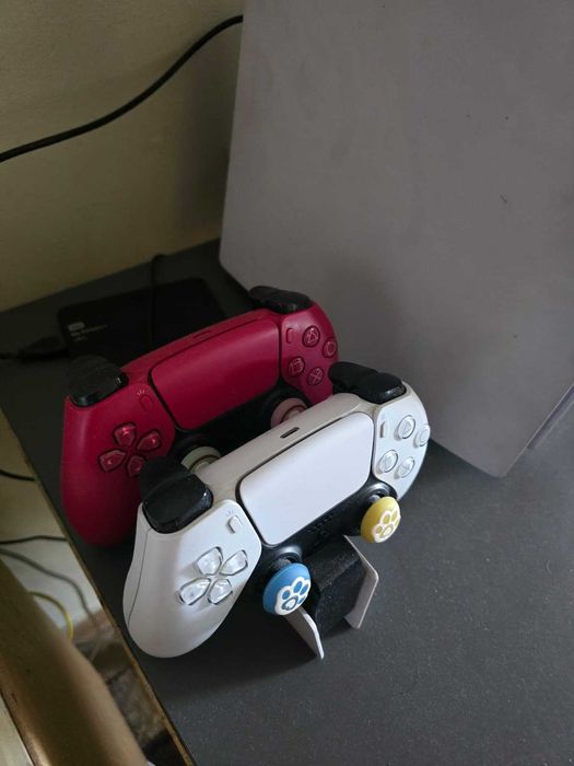 Vand PlayStation 5 Disk, 1Tb, 2Manete+hdd512,Statie Incarcare,4 jocuri