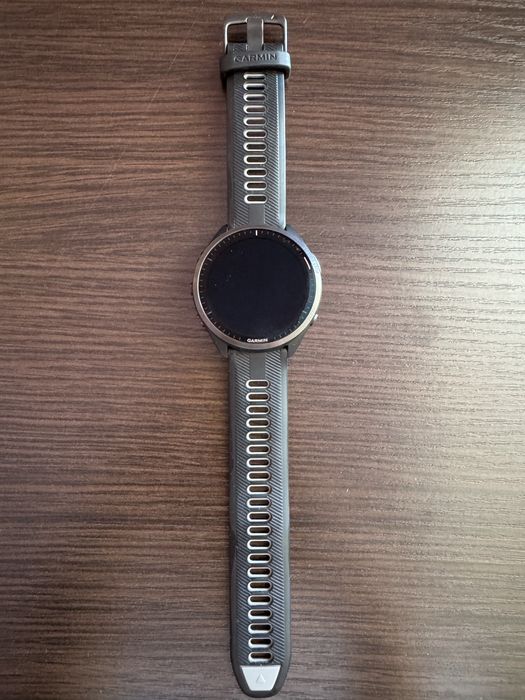 Смарт часы Garmin Forerunner 965