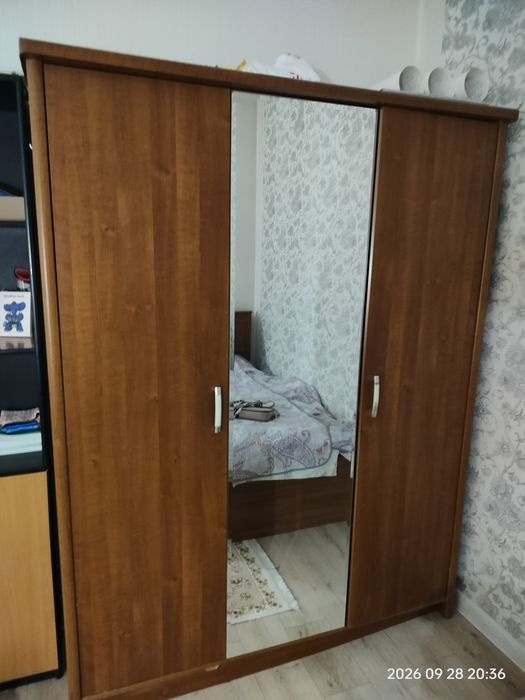Продам шкаф трюмо кровати