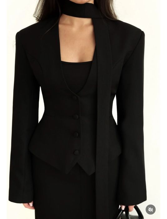 черный пиджак приталенный
