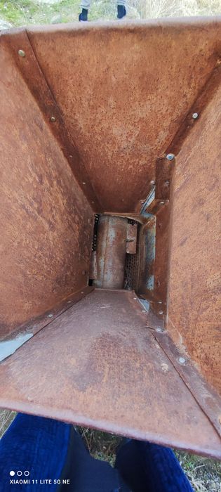 Semichka ajratadigan qurilma.