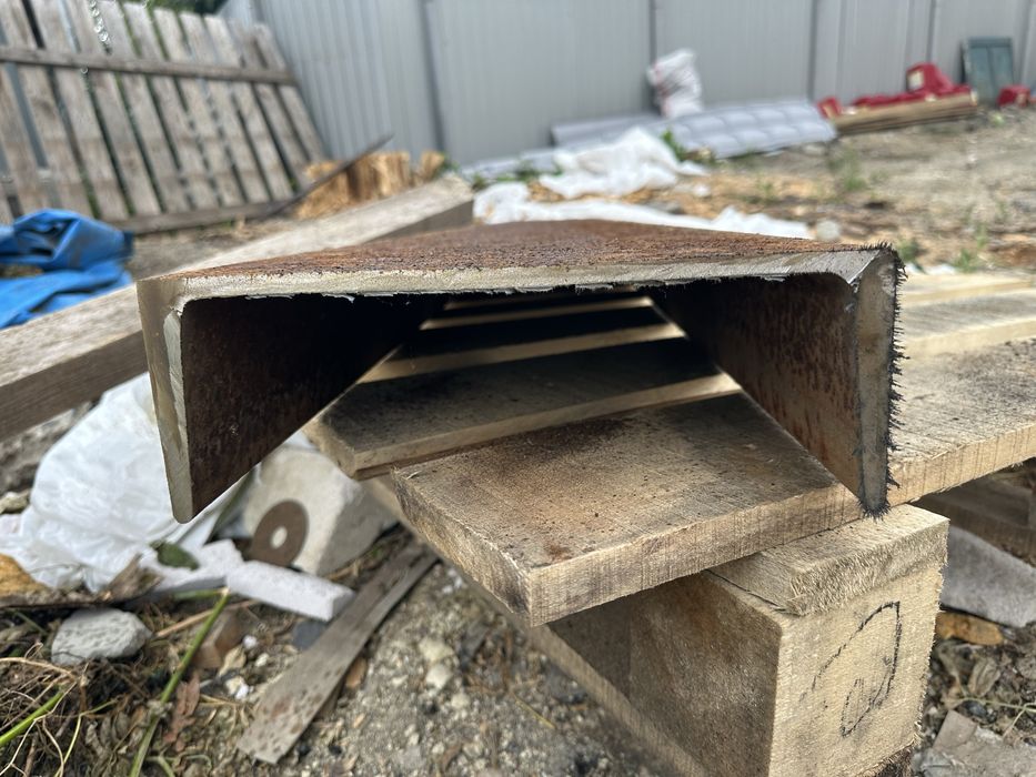 Продам швеллер 27й, длина 217 см