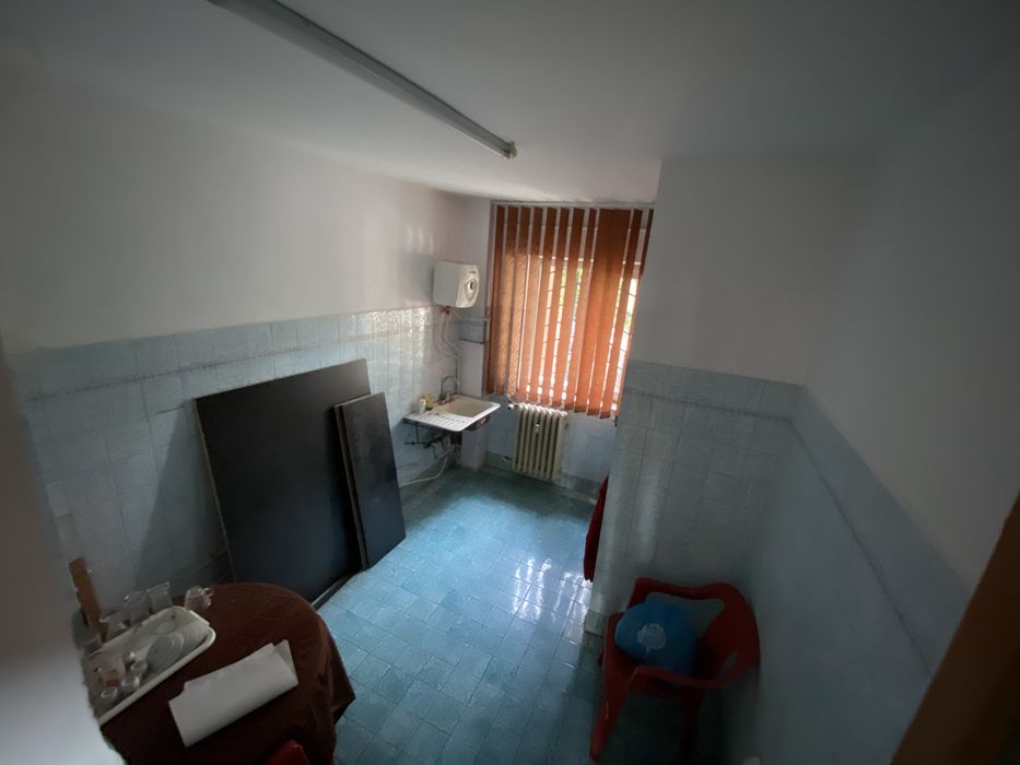 Apartament 4 camere, spatiu comercial