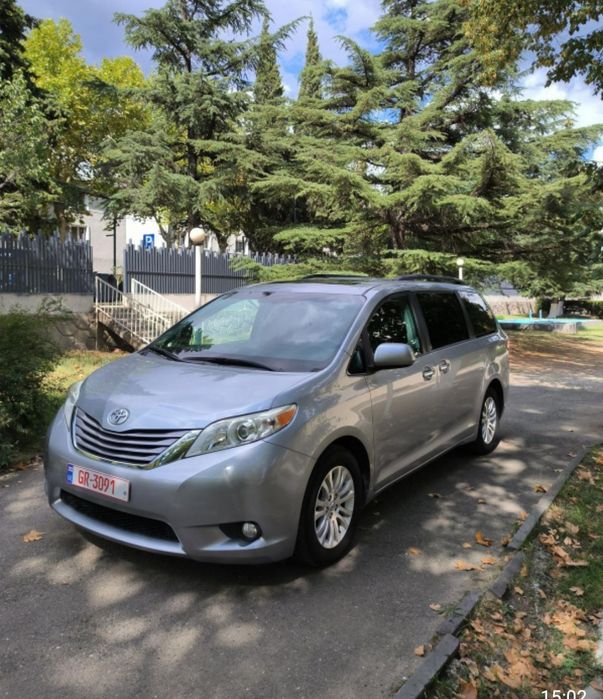 Продам минивэн Toyota Sienna XLE