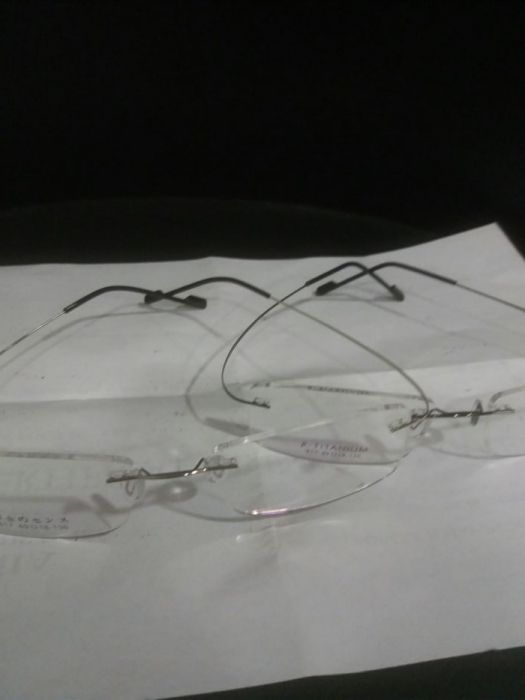 Ochelari din titanium originali japonia .rame auri .arginti.