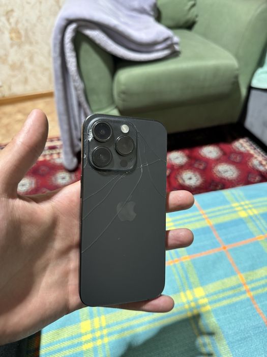 Продам IPhone 15 pro 256 gb