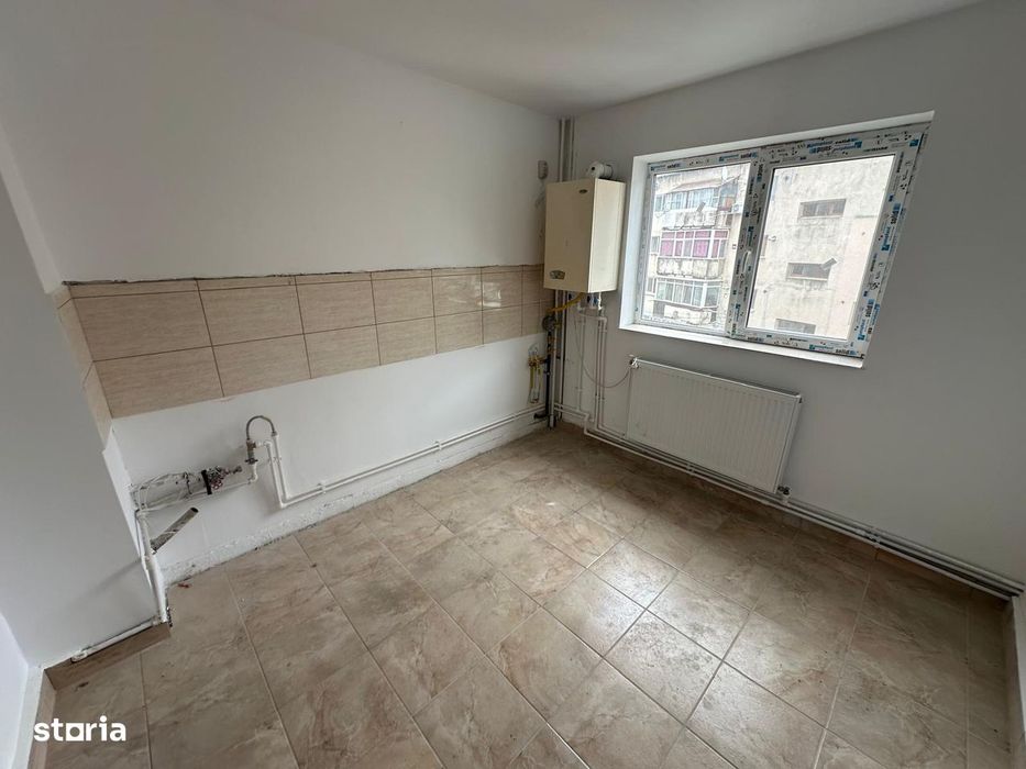 Apartament 2 camere, M11 , iC Bratianu, balcon și bucătărie separată — fotografia 3