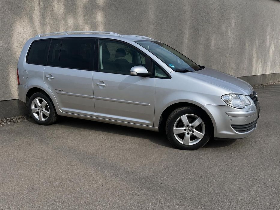 Volkswagen Touran 2.0 TDI 140 cai putere 2008 7 locuri