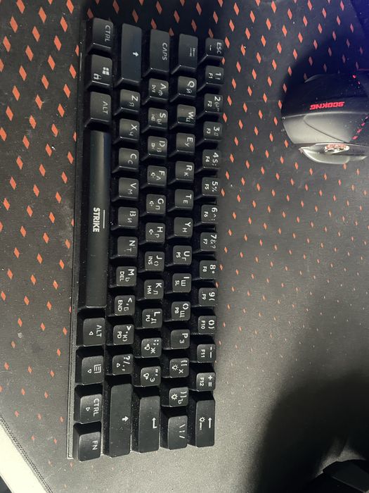 Клаватура strike