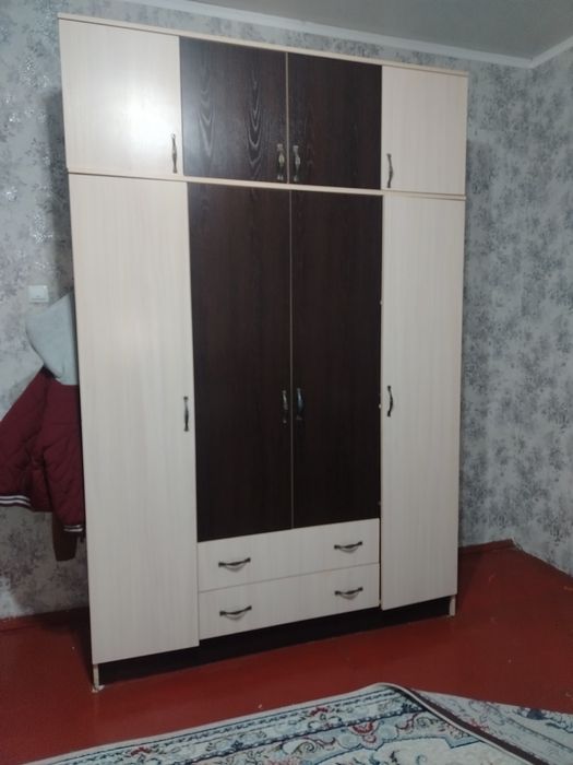 Большой шифонер.