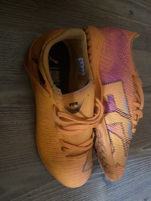 Ghete fotbal puma future 8 play sintetic