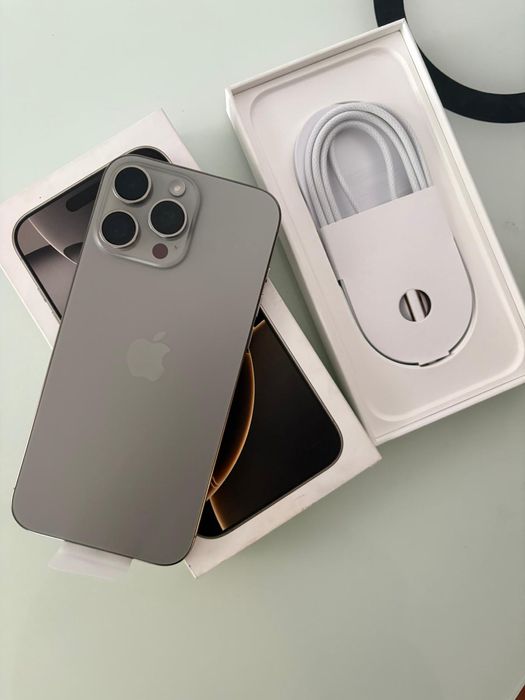 Vând iPhone 16 Pro Max 512 GB