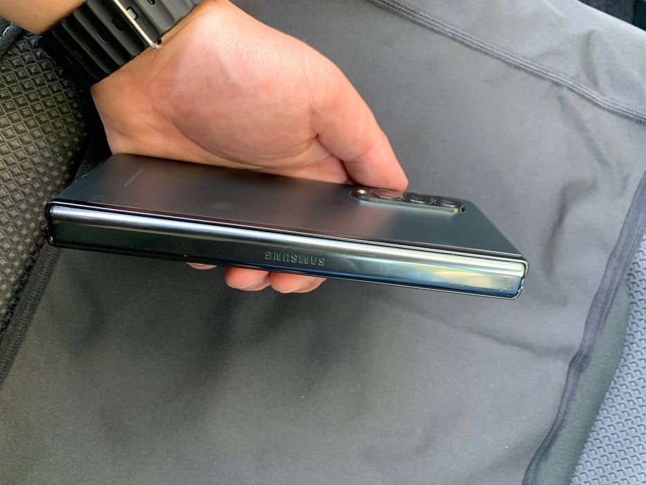 Samsung Galaxy Fold 3/256g