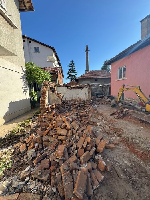 Предлагам услуги с мини багер и самосвал