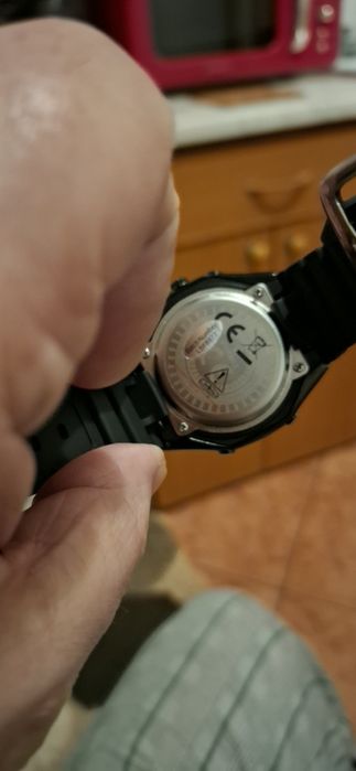 Vând ceas  nou  tip G_Sock