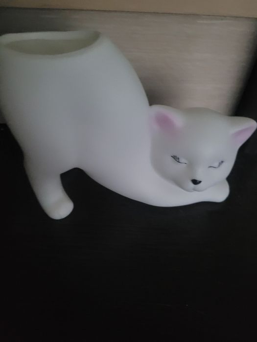 Продам статуэтку кошка