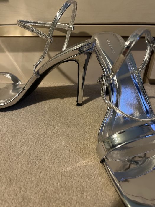 Сребърни токчета чисто нови