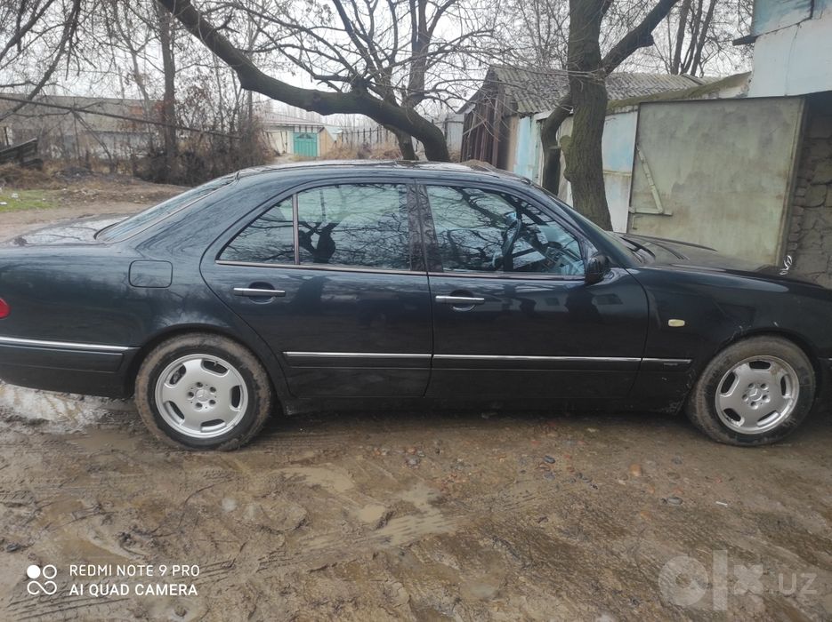 Автомобил Мерседес е200