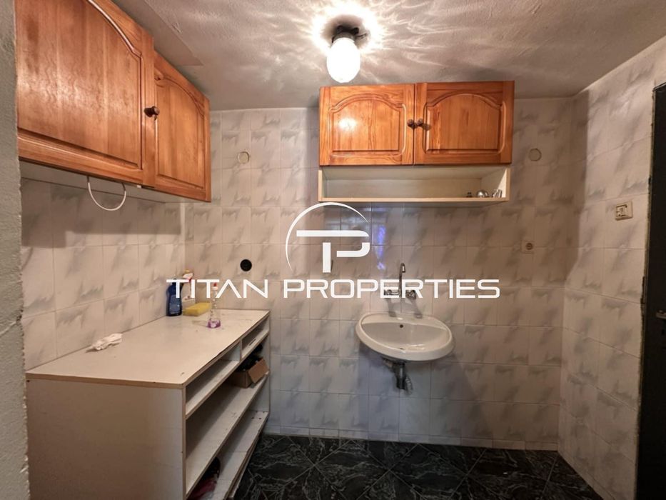 Търговско помещение в кв. Възраждане