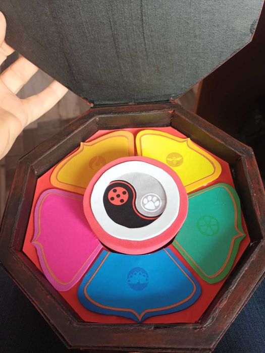 Кутията на чудотворците "Мегачудесата на калинката и черния котарак"