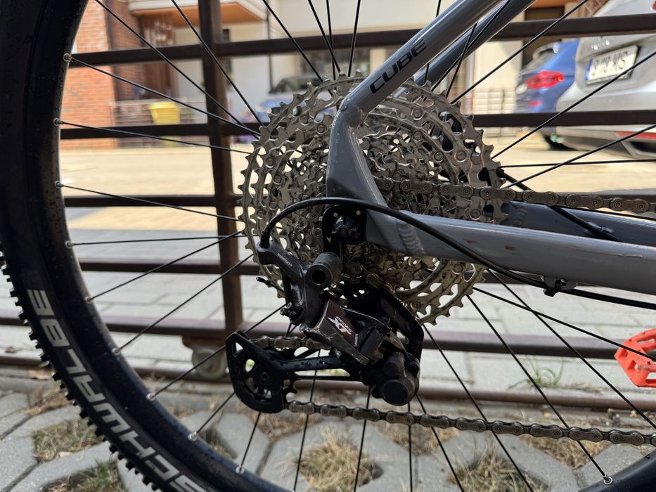 Bicicleta CUBE , cadru L