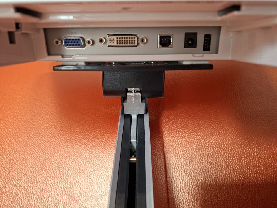 Тъч монитор Wincor Nixdorf BA93W 15.6"
