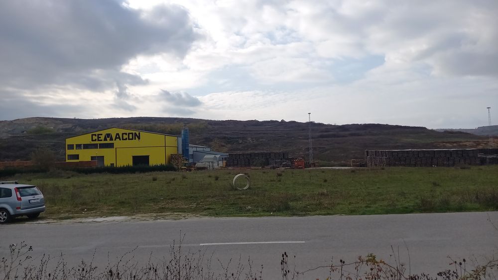 Vand 1,2 ha de pamant intravilan in judetul Salaj