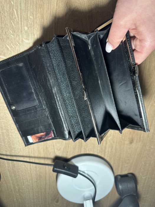 Черен портфейл  от естествена кожа