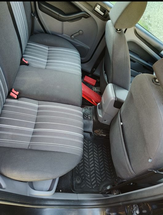 Dezmembrez Ford Focus 2
