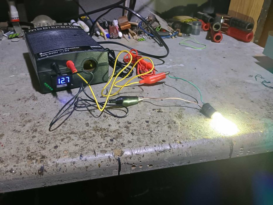 Sursa/ transformator/ alimentator 12 v - 5 A,