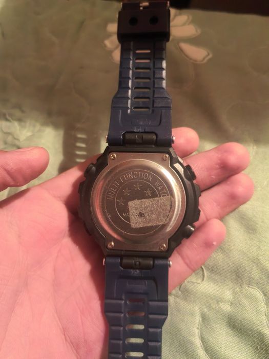 Продам спортивные часы