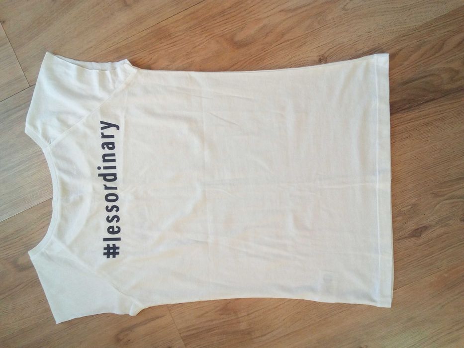 Чисто нова тениска