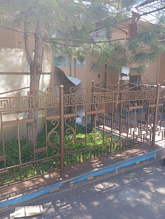 Покраска перил ремонт ворот