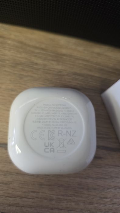 Слушалки Samsung Buds2