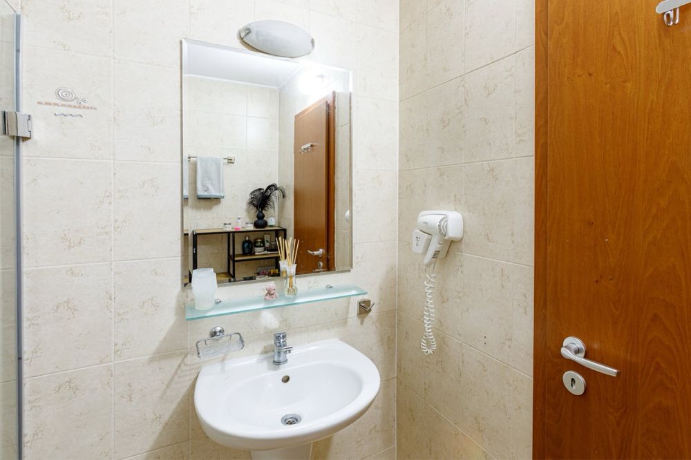 Дава се под наем Двустаен апартамент в Банско - 90 кв.м за 847.62 € - Снимка #12